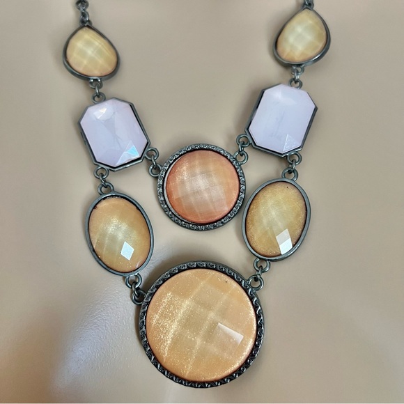 Costume Jewelry ‘Gem’ Necklace - Picture 6 of 10